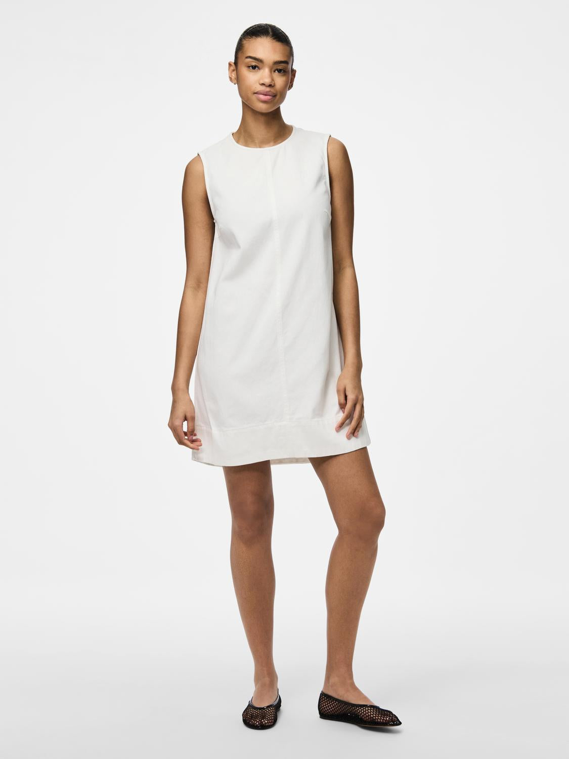 model_shot-front_full